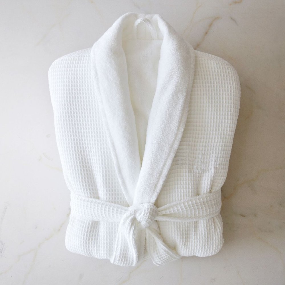 Pottery Barn Luxurious Waffle Weave Resort Robe